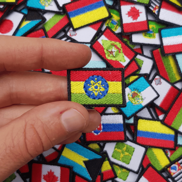 MICRO BANDEIRA BORDADA PAÍSES E ESTADOS MOCHILEIRO